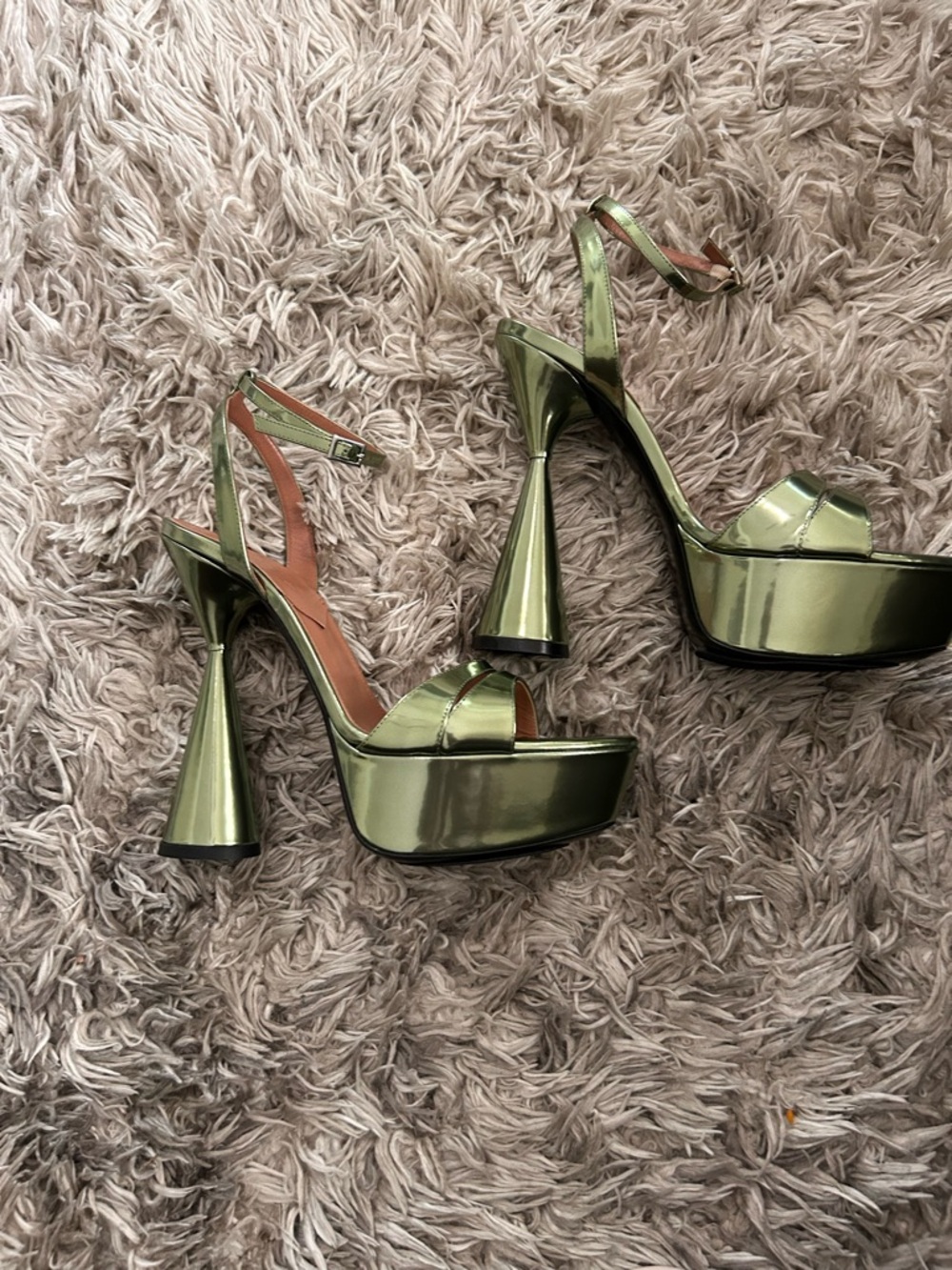 D’ACCORI Women’s High Platform Ankle-Strap Sandals in Metallic Olive Green